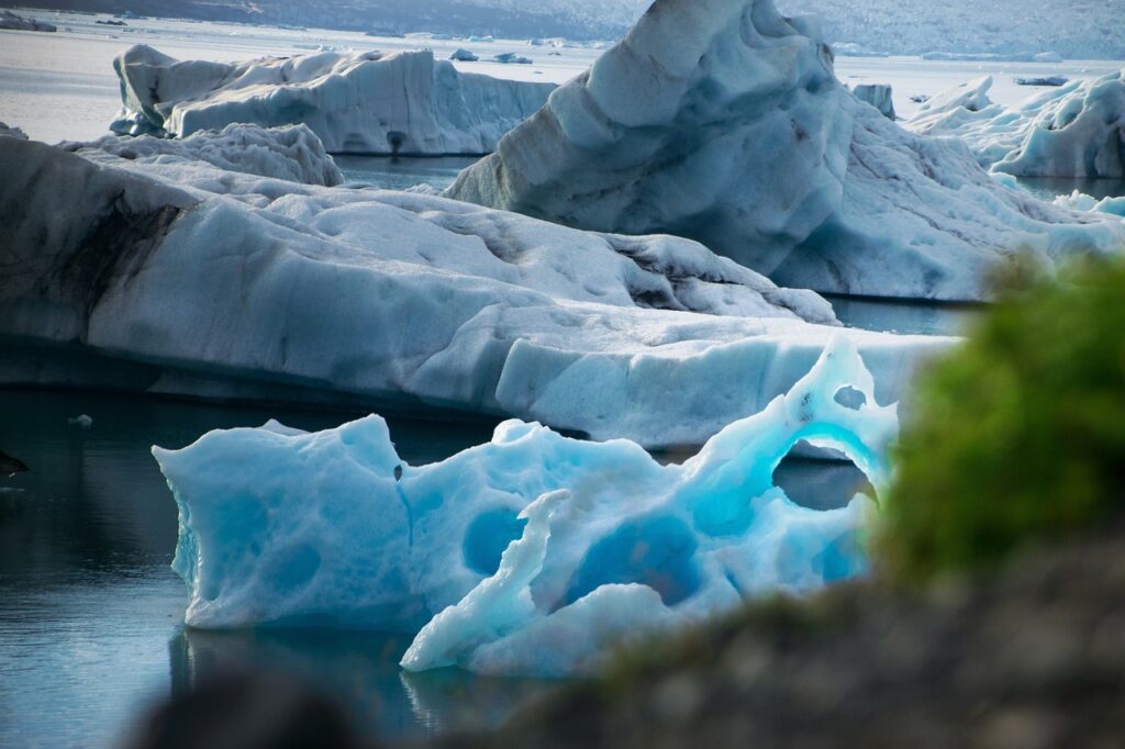 What is Iceland known for | jökulsárlón