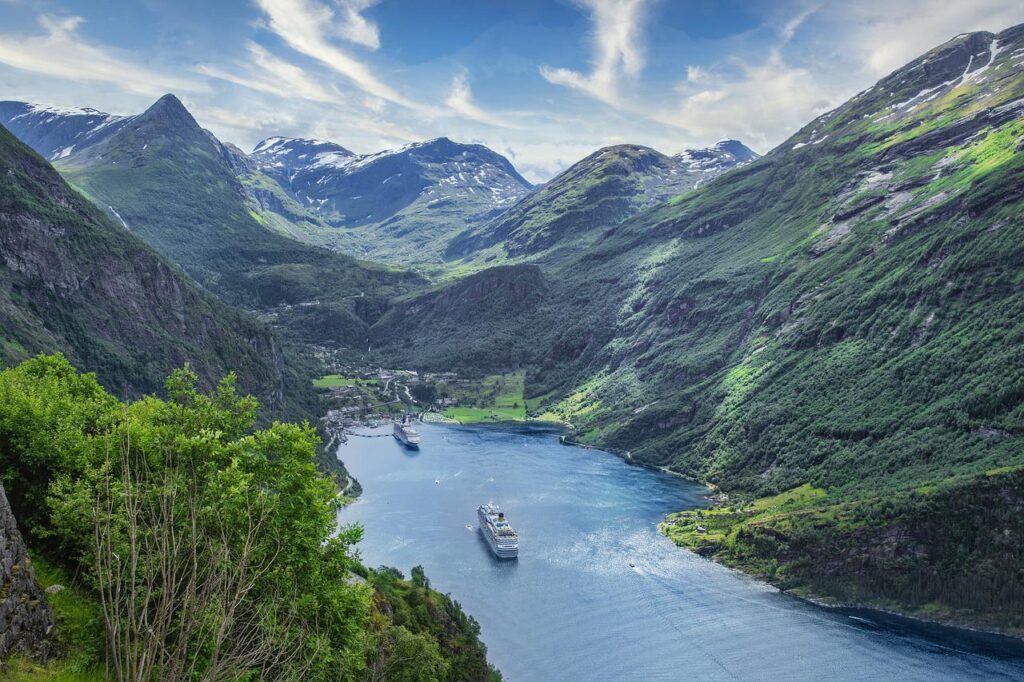 Mostraumen fjord cruises