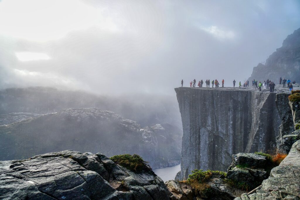 Hiking Preikestolen