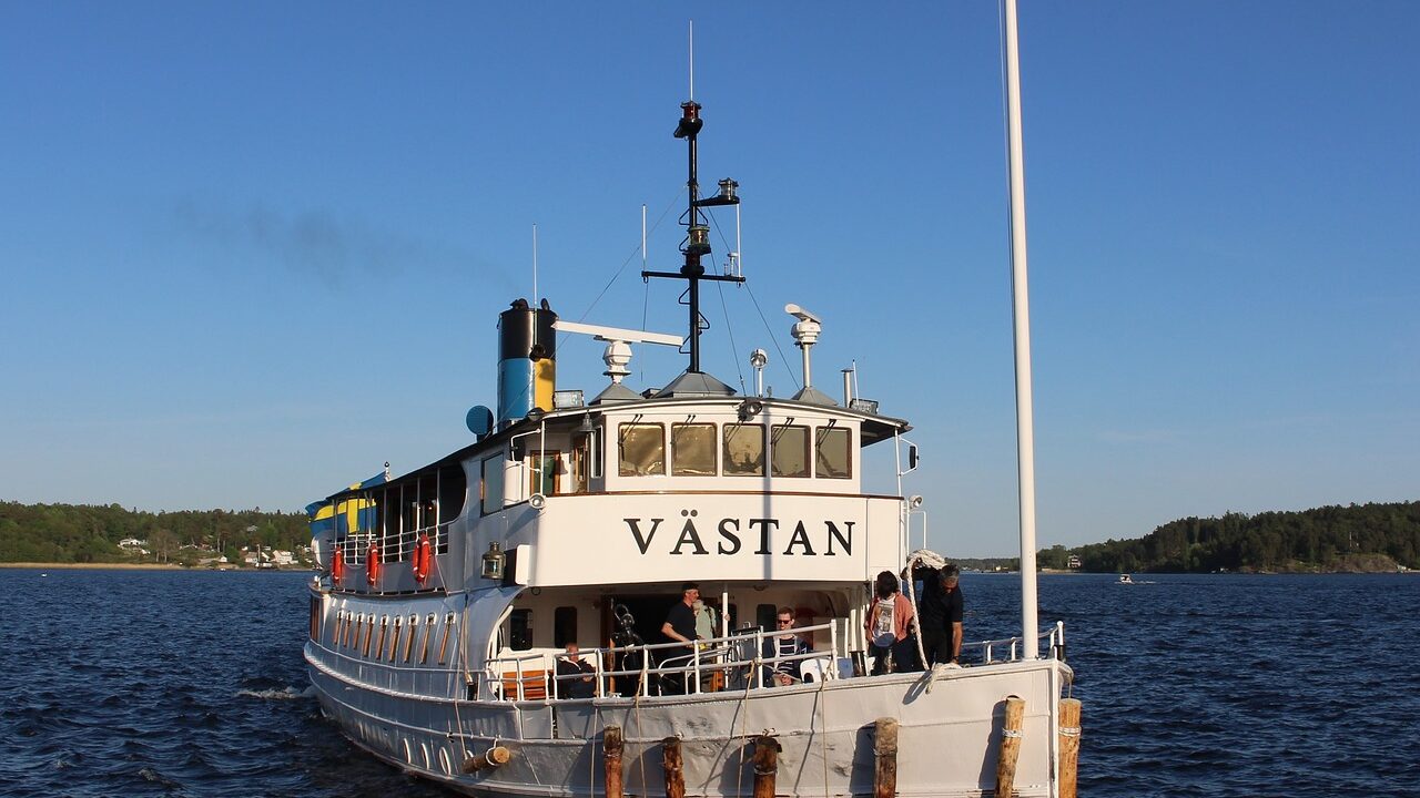Exploring Stockholm archipelago is one of the best cheap things to do in Sweden.